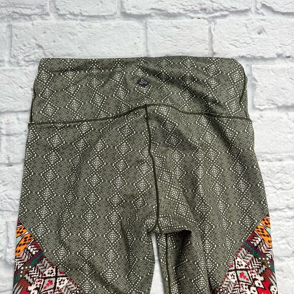 Prana Workout Leggings Tribal Print Size XS Olive Green Cropped Capri - Picture 3 of 5